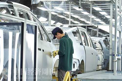 理想汽車“超級(jí)大腦” 驅(qū)動(dòng)智能工廠革命，引領(lǐng)小車銷售新未來(lái)